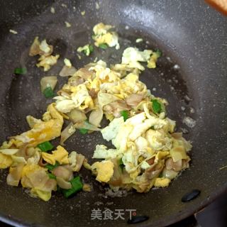 辛夷花炒蛋的做法步骤：7