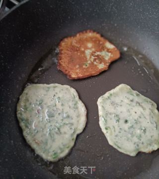 黑芝麻糊苦菜饼的做法步骤：11