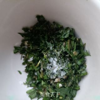 黑芝麻糊苦菜饼的做法步骤：3