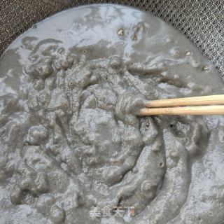 黑芝麻核桃桑葚粉馒头的做法步骤：3