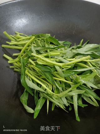 清炒空心菜的做法步骤：2