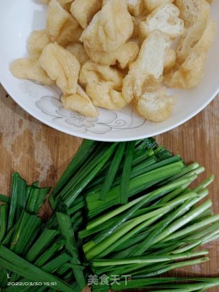 春韭焖豆腐仔的做法步骤：1