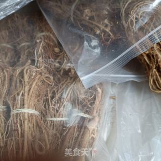 五指毛桃排骨汤的做法步骤：2