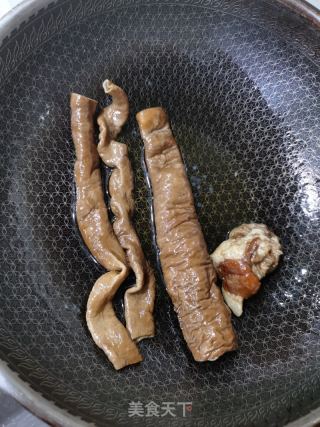 何小侠脆皮大肠的做法步骤：4
