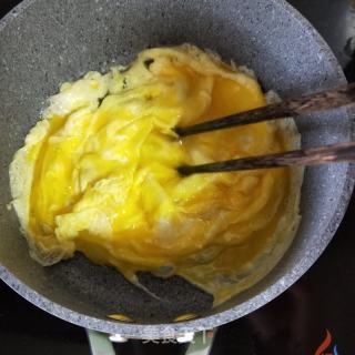 生滚枸杞叶蛋花汤的做法步骤：6