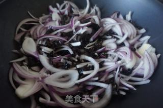 洋葱木耳炒肉丝的做法步骤：9