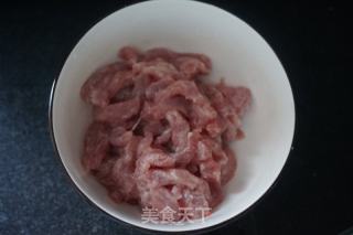 洋葱木耳炒肉丝的做法步骤：3