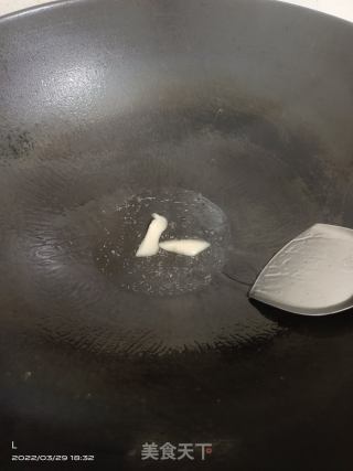 春韭炒河虾的做法步骤：3