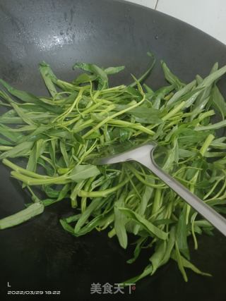 清炒博白空心菜的做法步骤：3