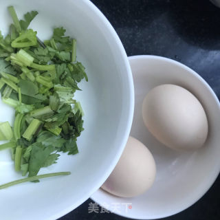 蒜香牛肉鸡蛋沙拉的做法步骤：2