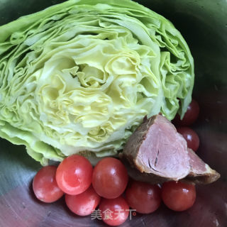 蒜香牛肉鸡蛋沙拉的做法步骤：1