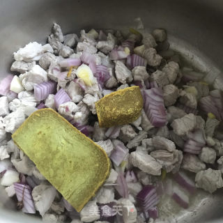 猪肉土豆咖喱饭的做法步骤：4