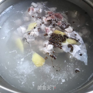 猪肉土豆咖喱饭的做法步骤：2