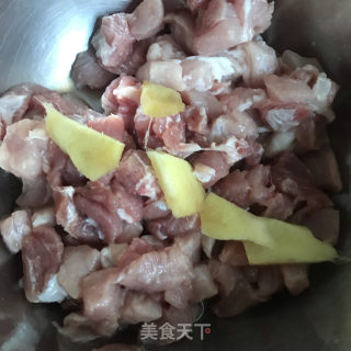 猪肉土豆咖喱饭的做法步骤：1