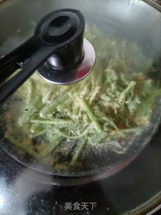 玉米面蒸茼蒿的做法步骤：4