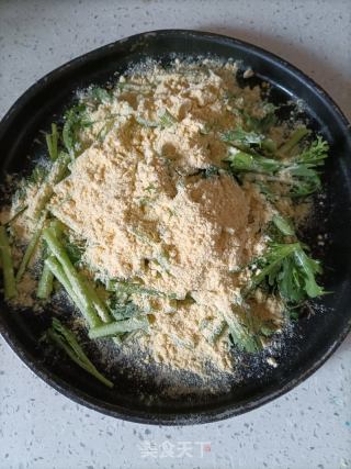 玉米面蒸茼蒿的做法步骤：3