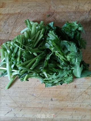 玉米面蒸茼蒿的做法步骤：2