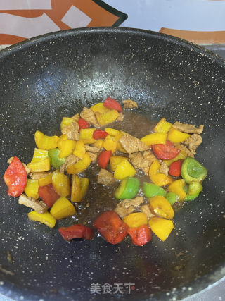彩椒炒肉的做法步骤：6
