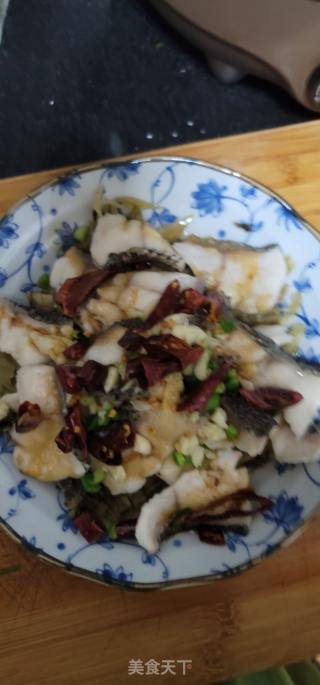 黑鱼片扒酸菜的做法步骤：16