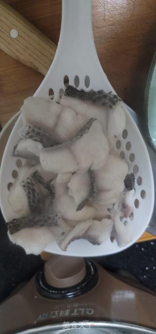 黑鱼片扒酸菜的做法步骤：13