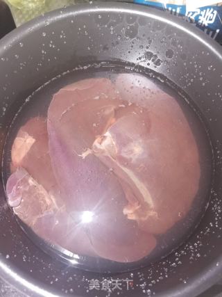 酱猪肝的做法步骤：2