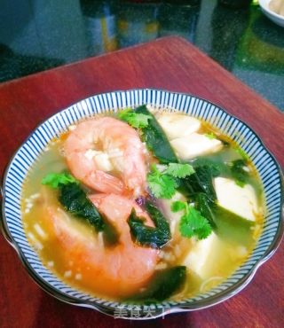 大虾裙带菜豆腐汤的做法步骤：5
