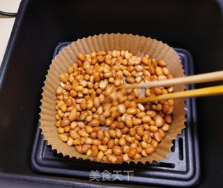 空气炸锅版炸花生米的做法步骤：7