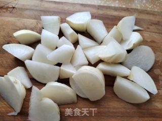 清炖萝卜排骨汤的做法步骤：3