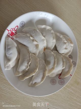 蒸饺的做法步骤：1