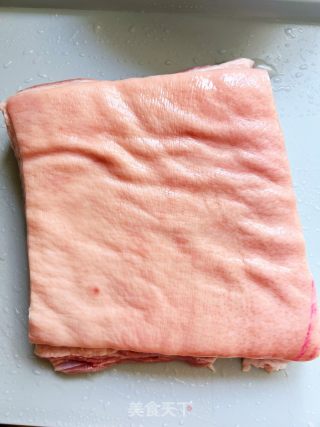 家庭版脆皮烧肉的做法步骤：1
