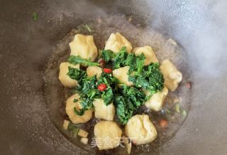 荠菜烩豆腐泡的做法步骤：9