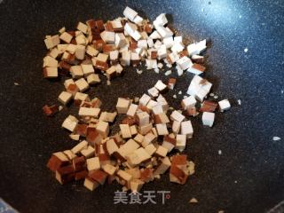 香干鸡蛋拌马兰头的做法步骤：10