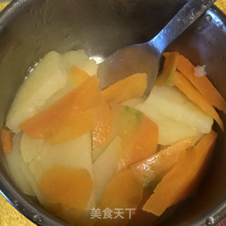 土豆泥版紫菜包饭的做法步骤：1