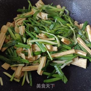 腐竹炒韭菜的做法步骤：7