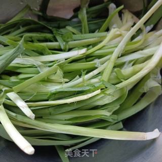 腐竹炒韭菜的做法步骤：1