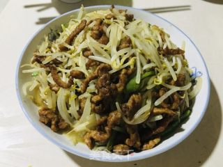 绿豆芽炒肉丝的做法步骤：10