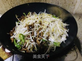 绿豆芽炒肉丝的做法步骤：8