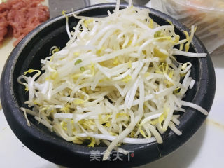 绿豆芽炒肉丝的做法步骤：2