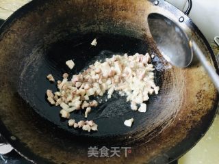 香菇炸酱面的做法步骤：3