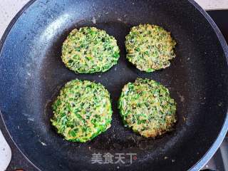 韭菜鸡蛋饼的做法步骤：8