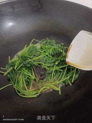 清炒番薯叶的做法步骤：4