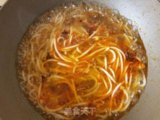 麻辣蒜香米粉的做法步骤：7