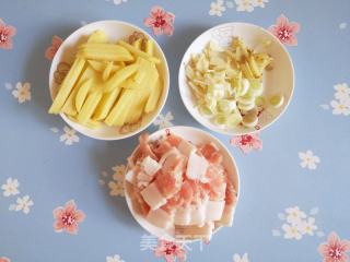 土豆海带丝烧肉的做法步骤：2
