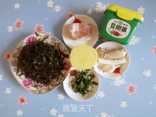 土豆海带丝烧肉的做法步骤：1
