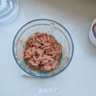 猪肉芹菜水饺的做法步骤：4