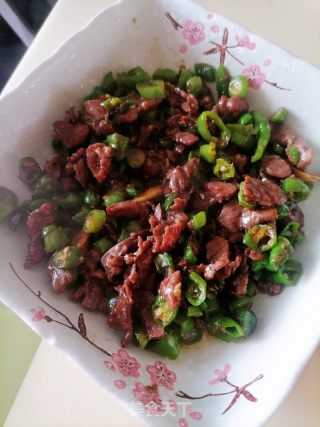 杭椒炒牛肉的做法步骤：7