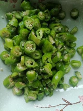 杭椒炒牛肉的做法步骤：2