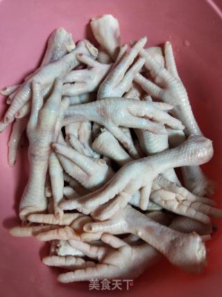 柠檬鸡爪的做法步骤：1