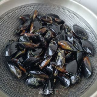 荠菜海虹滑蛋的做法步骤：2