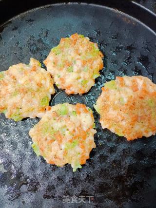 蔬菜鲜虾饼的做法步骤：11